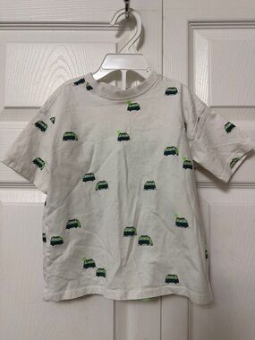 Zara Kids White Tee with Green Car Print - Casual Top and green shorts
